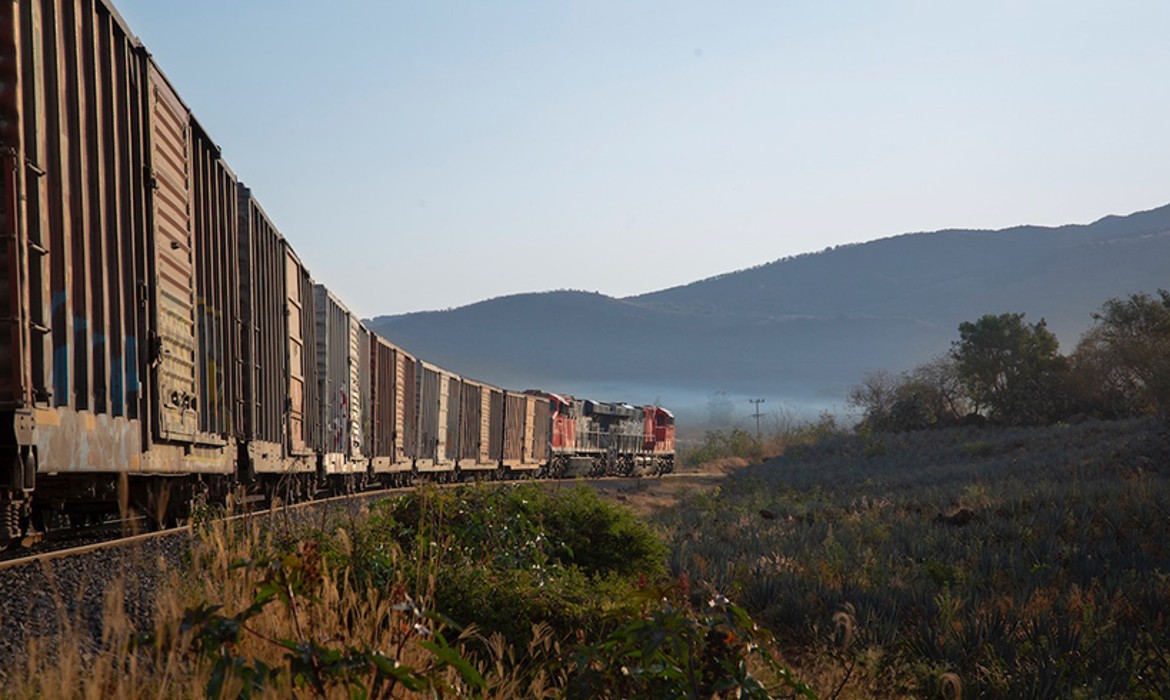 AMLO confirma que llegó a un acuerdo con Grupo México por ocupación ferroviaria
